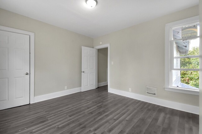 Foto del edificio - 1576-1578 Arlington Ave