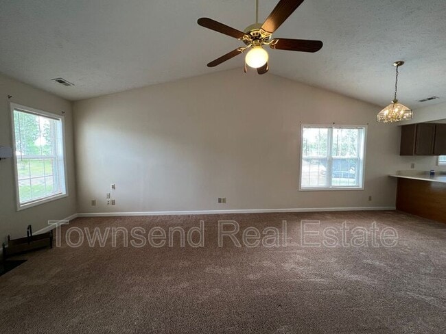 Building Photo - 3031 Kingfisher Dr