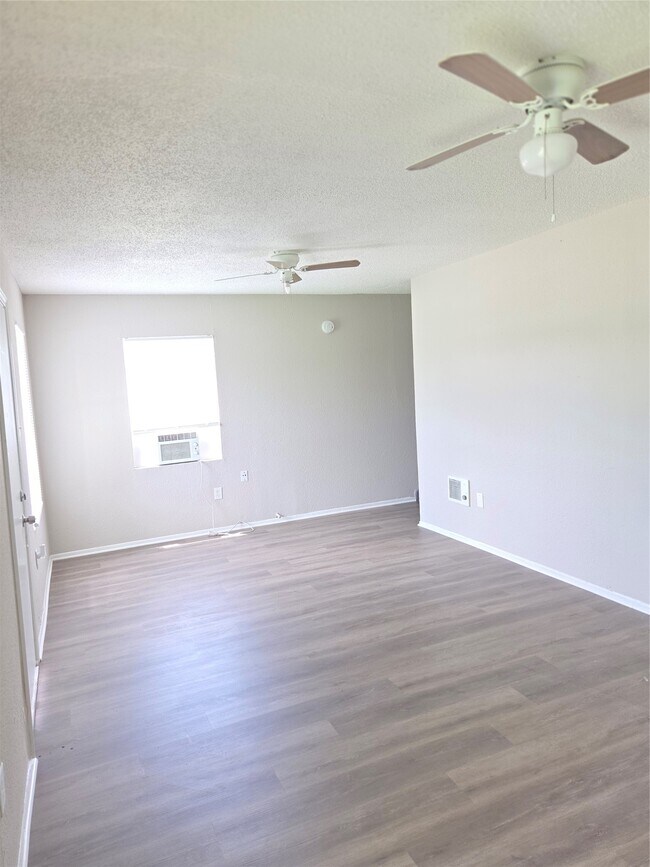 Foto del edificio - 1218 1st Ave N
