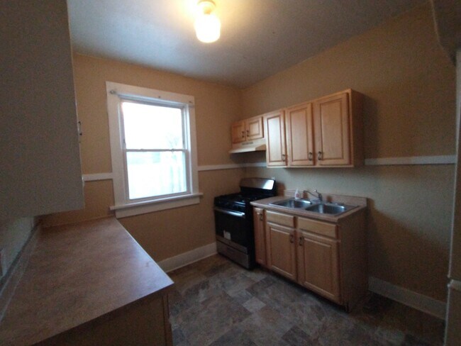 Foto del edificio - 348 8th Ave SW