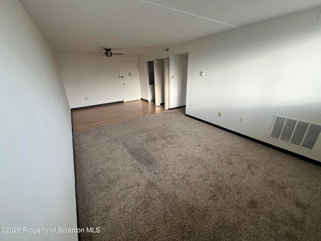 Foto del edificio - 220 Linden St