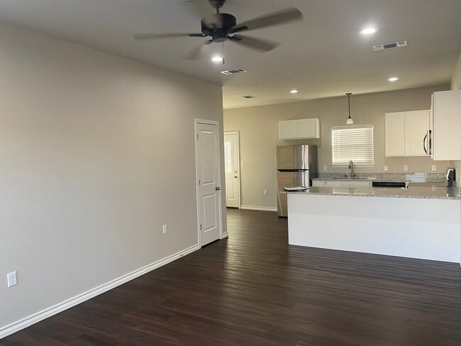 Foto del edificio - 3478-3478 Brooke Pl