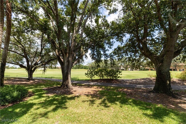 Foto del edificio - 12040 Summergate Cir