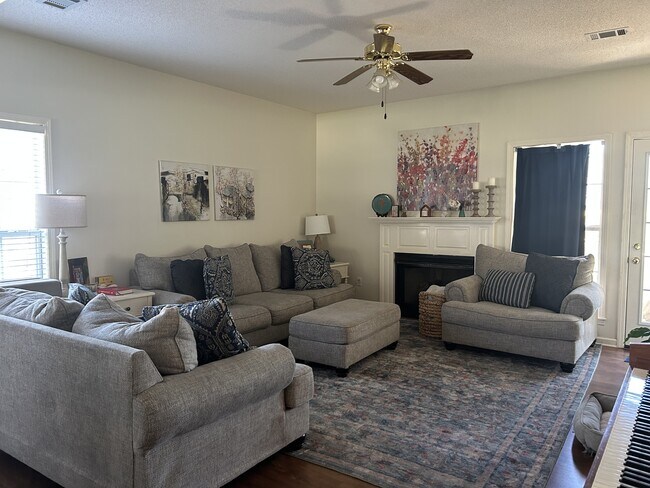 Foto del edificio - 105 Jamie Cove