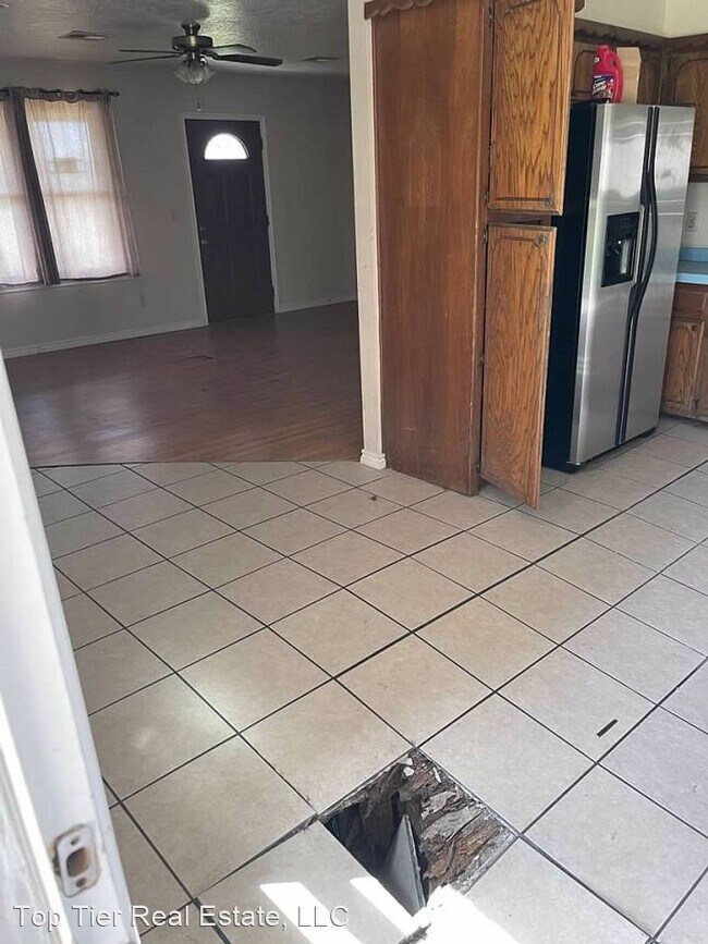 Foto del edificio - 3 br, 2 bath House - 405 5th St