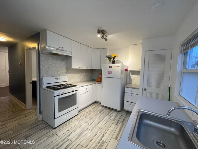 Foto del edificio - 90 Poplar Ave