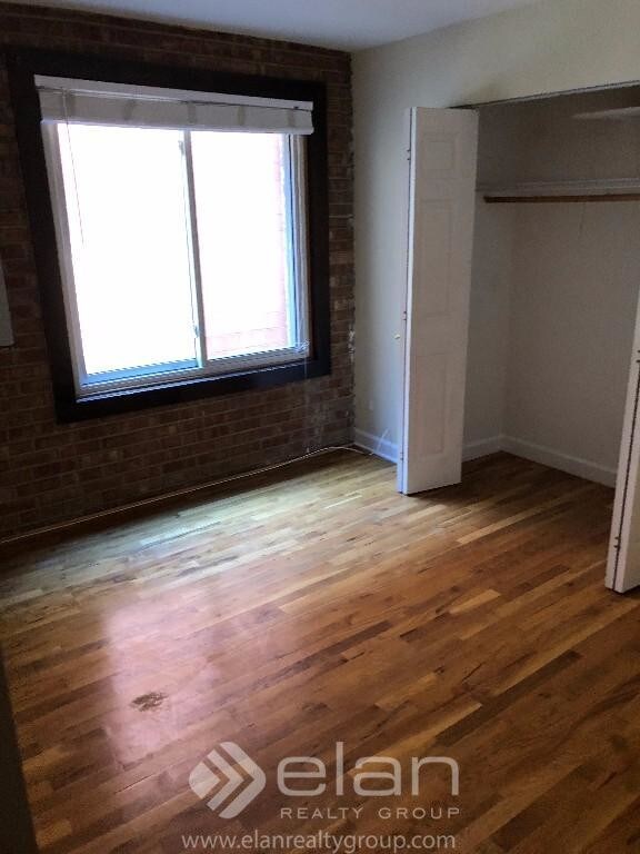 Foto del edificio - 1220 N LaSalle Dr