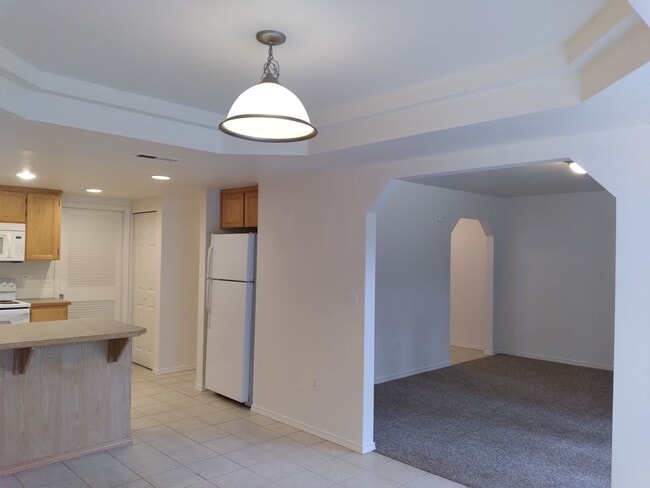 Foto del edificio - Charming 3-Bed Duplex with 2.5 Baths & 1600 Sq Ft - Prime Tacoma Location!