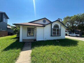 Building Photo - 1636 Thomaswood Ln