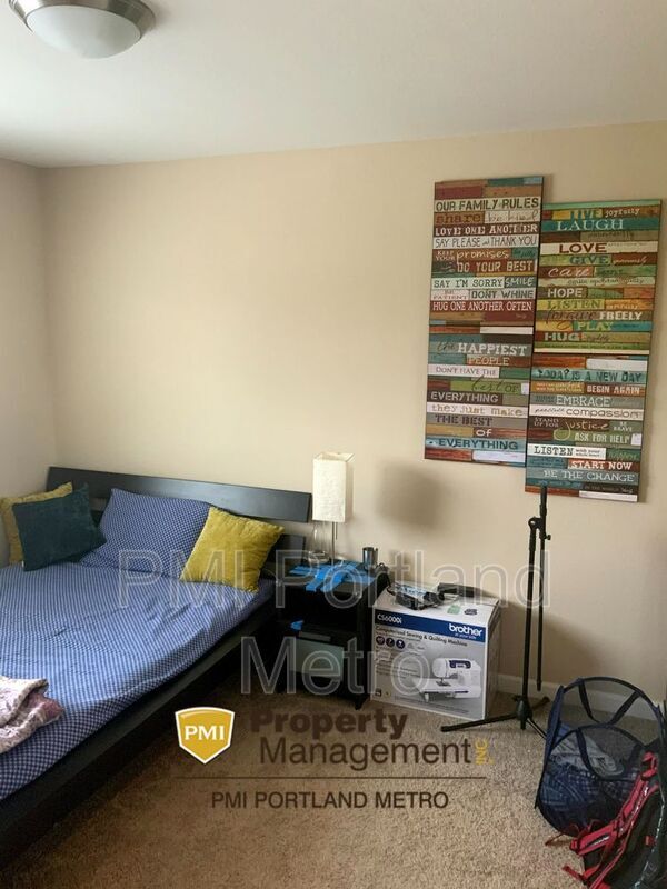 Building Photo - 6245 NE Sherborne St