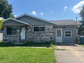 Building Photo - 449 Shellview St