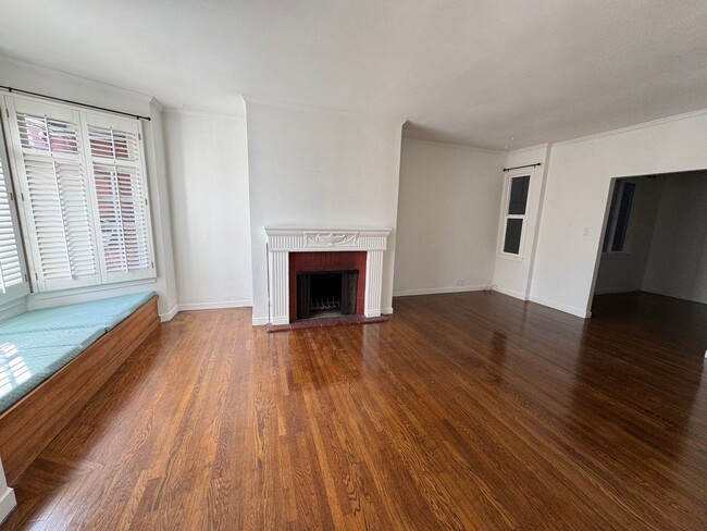 Building Photo - Beautiful Vintage Single-Family Home in San Francisco’s Mid-Richmond District
