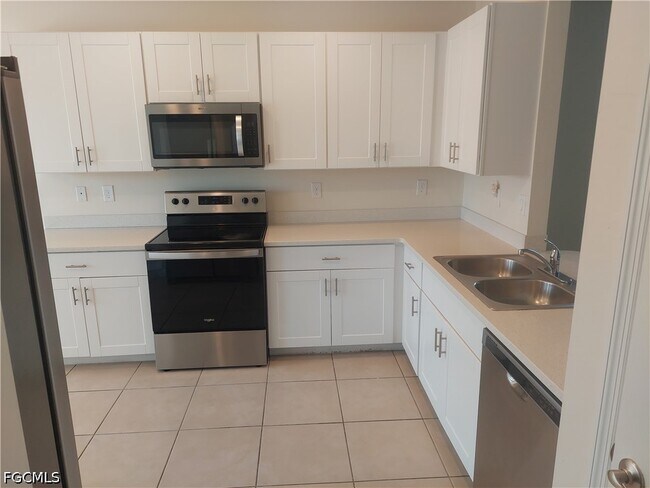 Foto del edificio - 326 SW 24th Pl