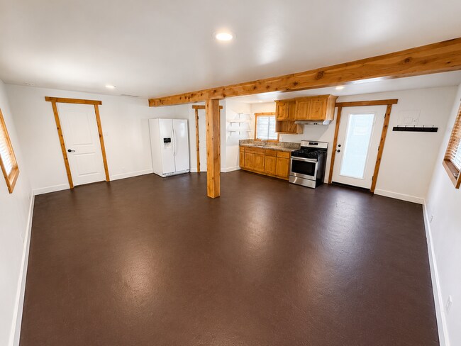 Building Photo - 2245 Ceanothus Ave