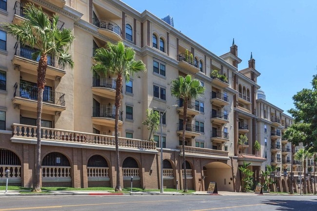 The Piero Apartments Los Angeles Ca Building Photo The Piero