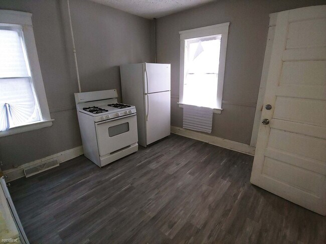 Foto del edificio - 3 br, 1 bath Triplex - 1414 East 110th Str...