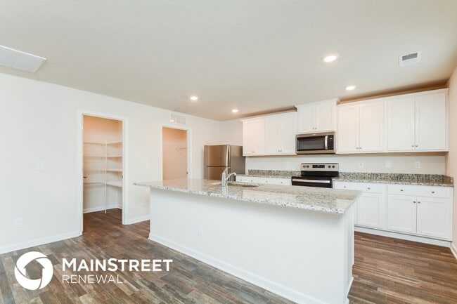 Building Photo - 497 Turning Lk Dr