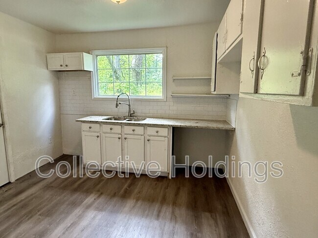 Building Photo - 7213 Naples Ave