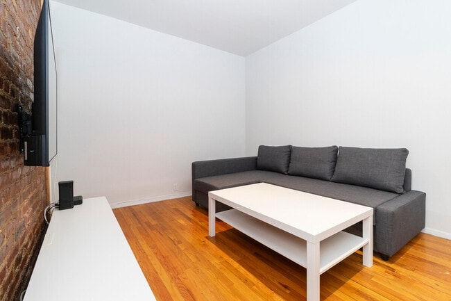 Foto del edificio - 1794 1st Ave