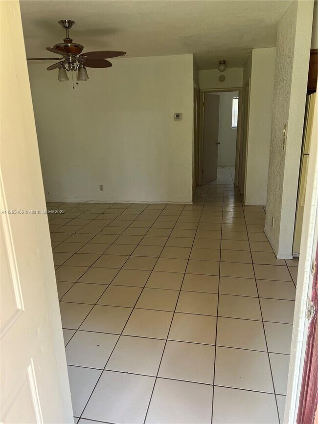 Foto del edificio - 5210 NW 16th St