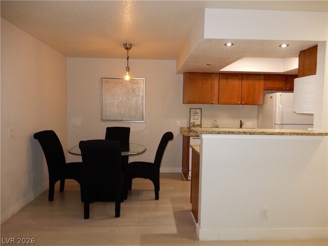 Foto del edificio - 4200 S Valley View Blvd