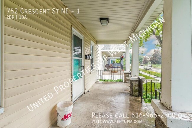 Building Photo - Tours Estimated to Begin 2/21 | Cute 2 Bed...