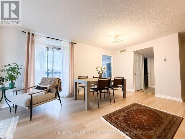 Photo du bâtiment - 51 Times Ave