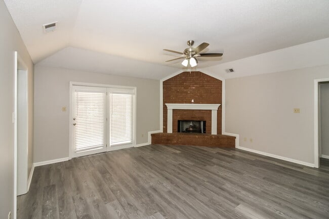 Foto del edificio - 1365 Sandy Stone Ln