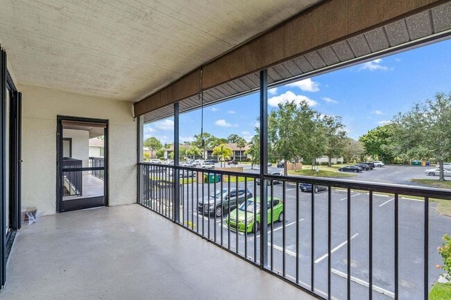 Building Photo - 6299 Chasewood Dr