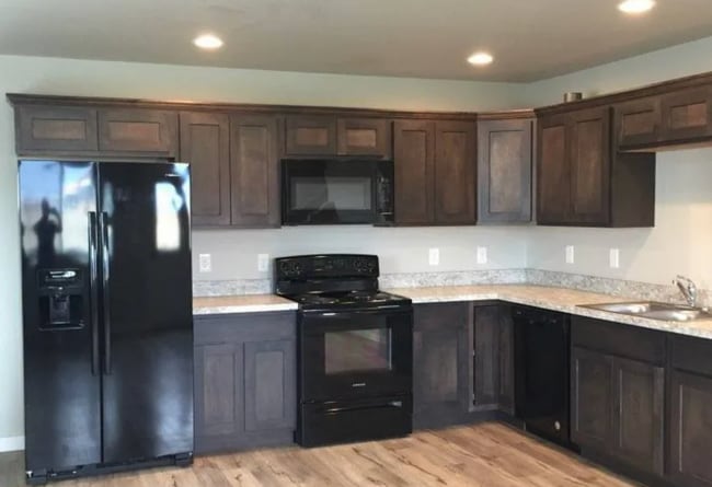 Building Photo - Beautiful 3 Bedroom Home