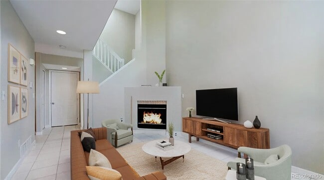 Refined Louisville Townhome — Garage, Gas Fireplace, and Private Deck - Refined Louisville Townhome — Garage, Gas Fireplace, and Private Deck