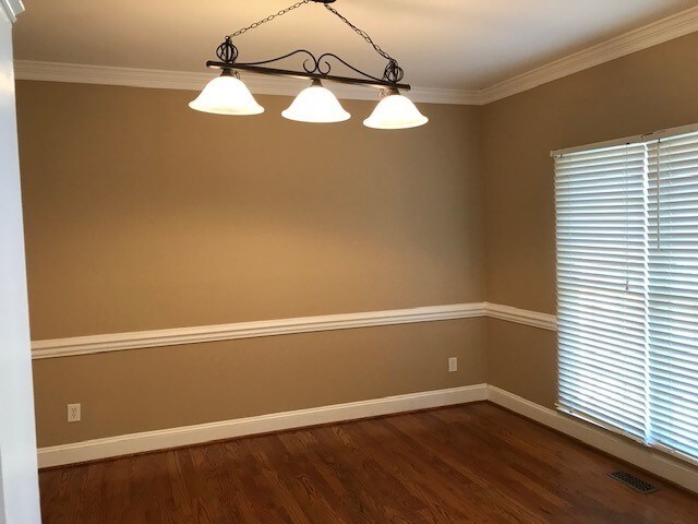 Building Photo - 20443 Willow Pond Road