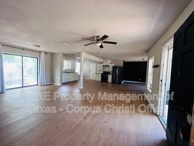 Foto del edificio - 1325 Tyler Ave