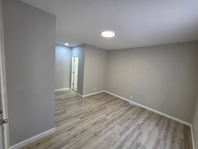 Building Photo - Updated 2 bedroom house for rent