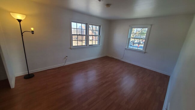 Building Photo - 643 Smith Ave