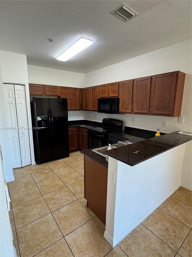 Foto del edificio - 10870 NW 88th Terrace