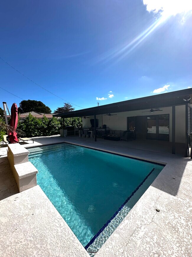 Foto del edificio - 7509 SW 30th St