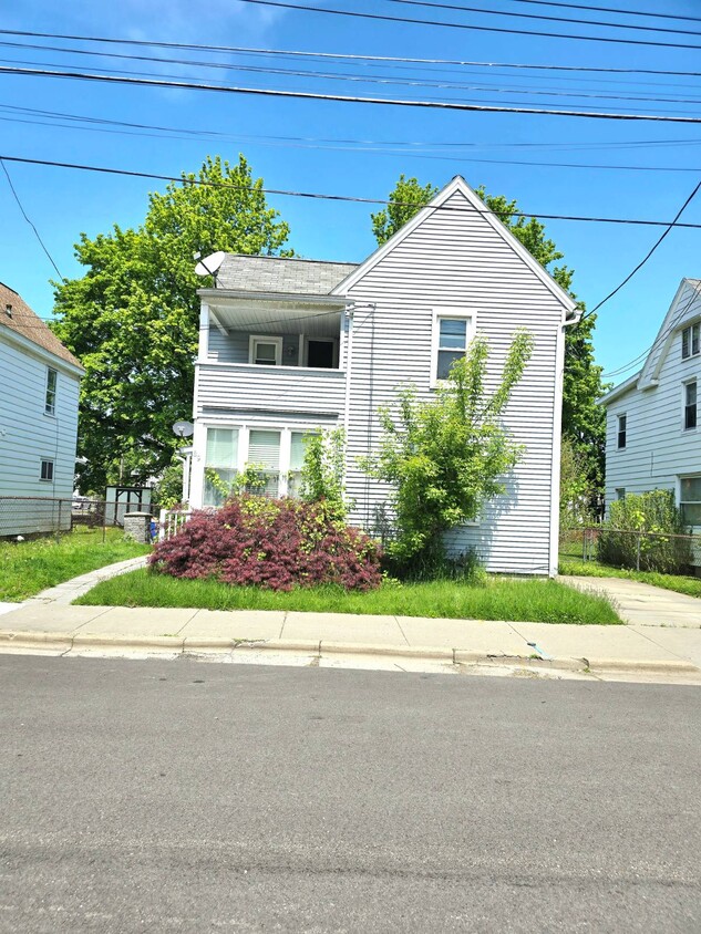 Foto principal - 89 Pratt Ave