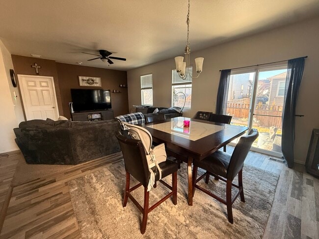 Living room/ Dining room - 1027 Draw St