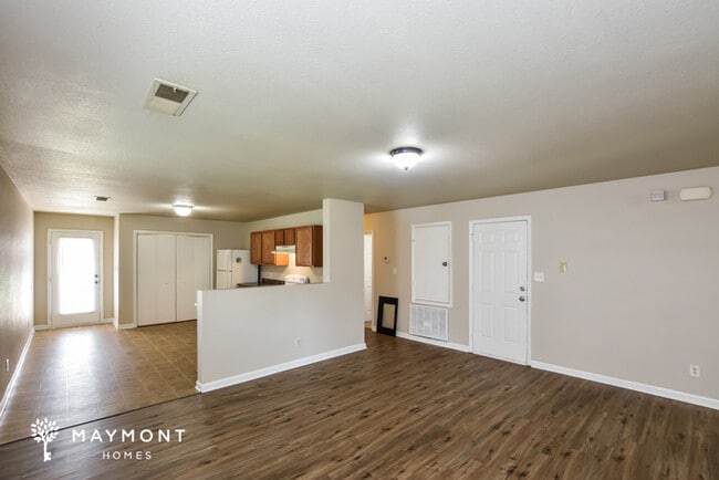 Building Photo - 16765 Wellhouse Dr