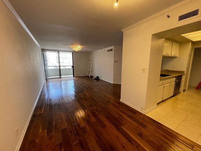 Foto del edificio - 600 W 9th St