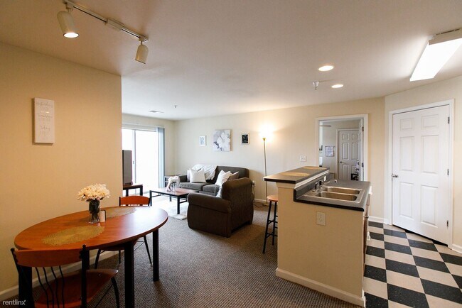 Building Photo - 2 br, 2 bath House - 190 Yellowstone Drive...