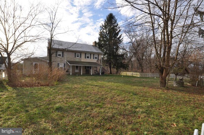 Building Photo - 297 Monmouth Rd