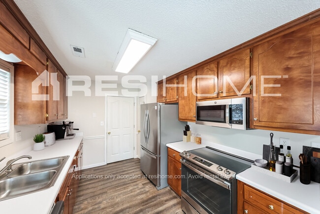 Building Photo - 256 Steakley Rd