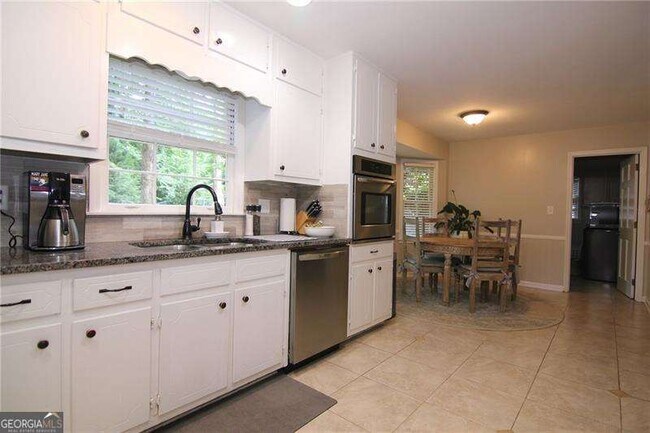 Foto del edificio - 3571 Sunderland Cir NE