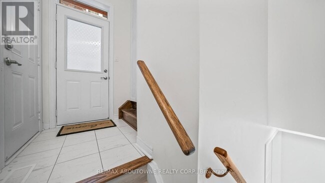 Building Photo - 341 Ironside Dr