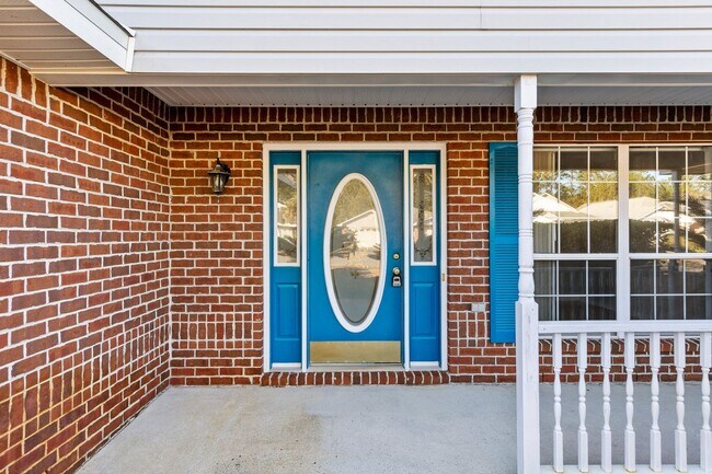 Foto del edificio - Charming home in IDEAL location!!!