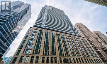 Building Photo - 955 Bay St.