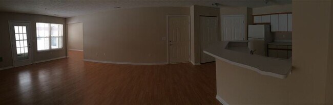 Foto del edificio - 1378 Heatherwood Ln