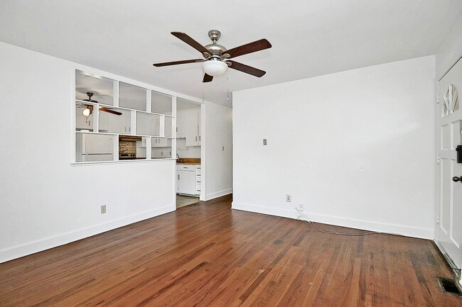 Foto del edificio - 4401 Ridgeley Dr